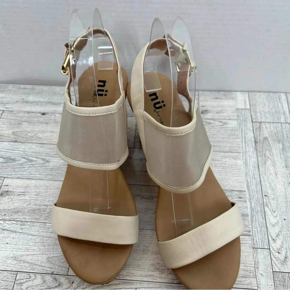 Nu by Neo cream platform sandals size 9